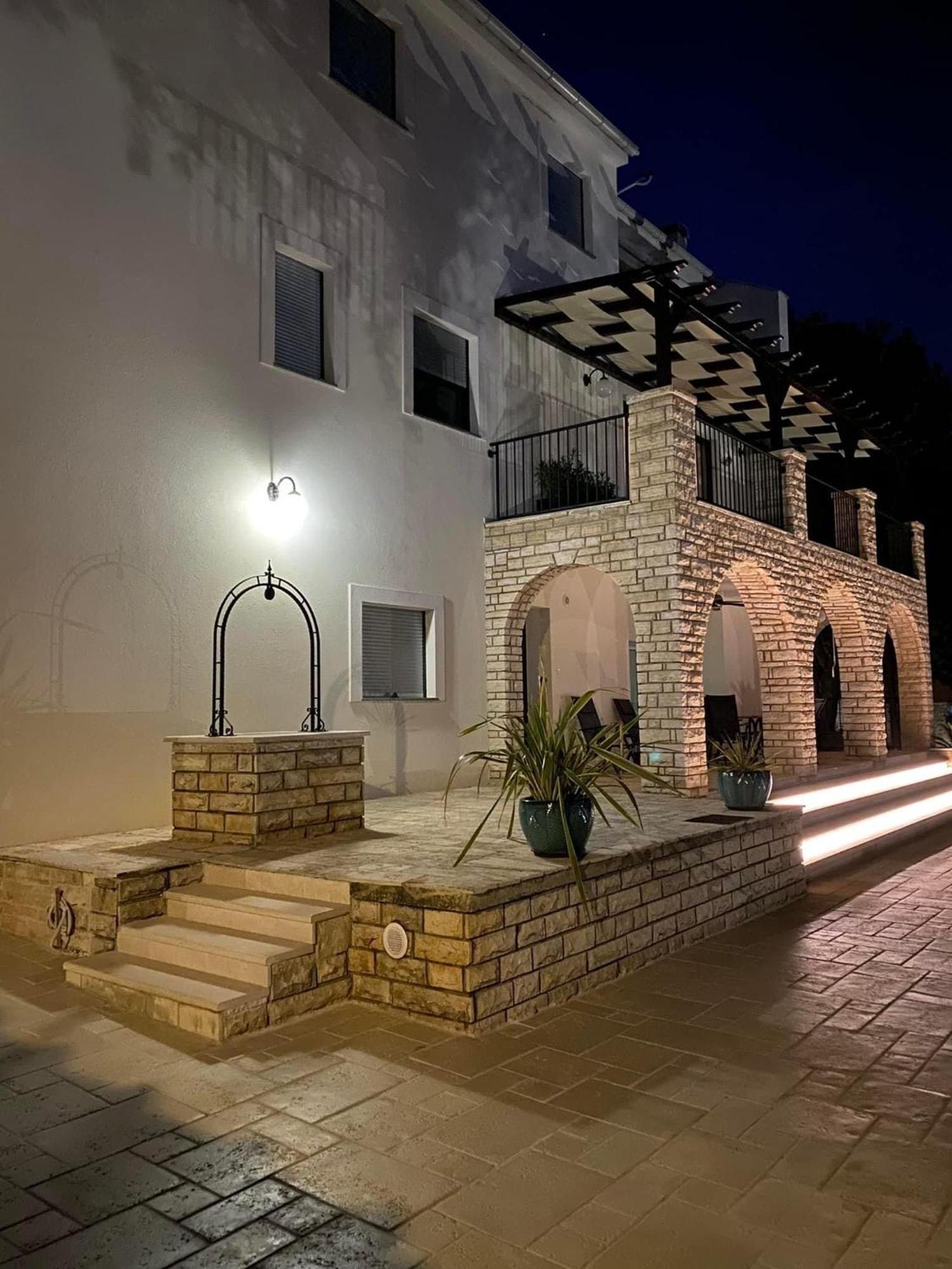 Villa Jalan Vrsi Ngoại thất bức ảnh